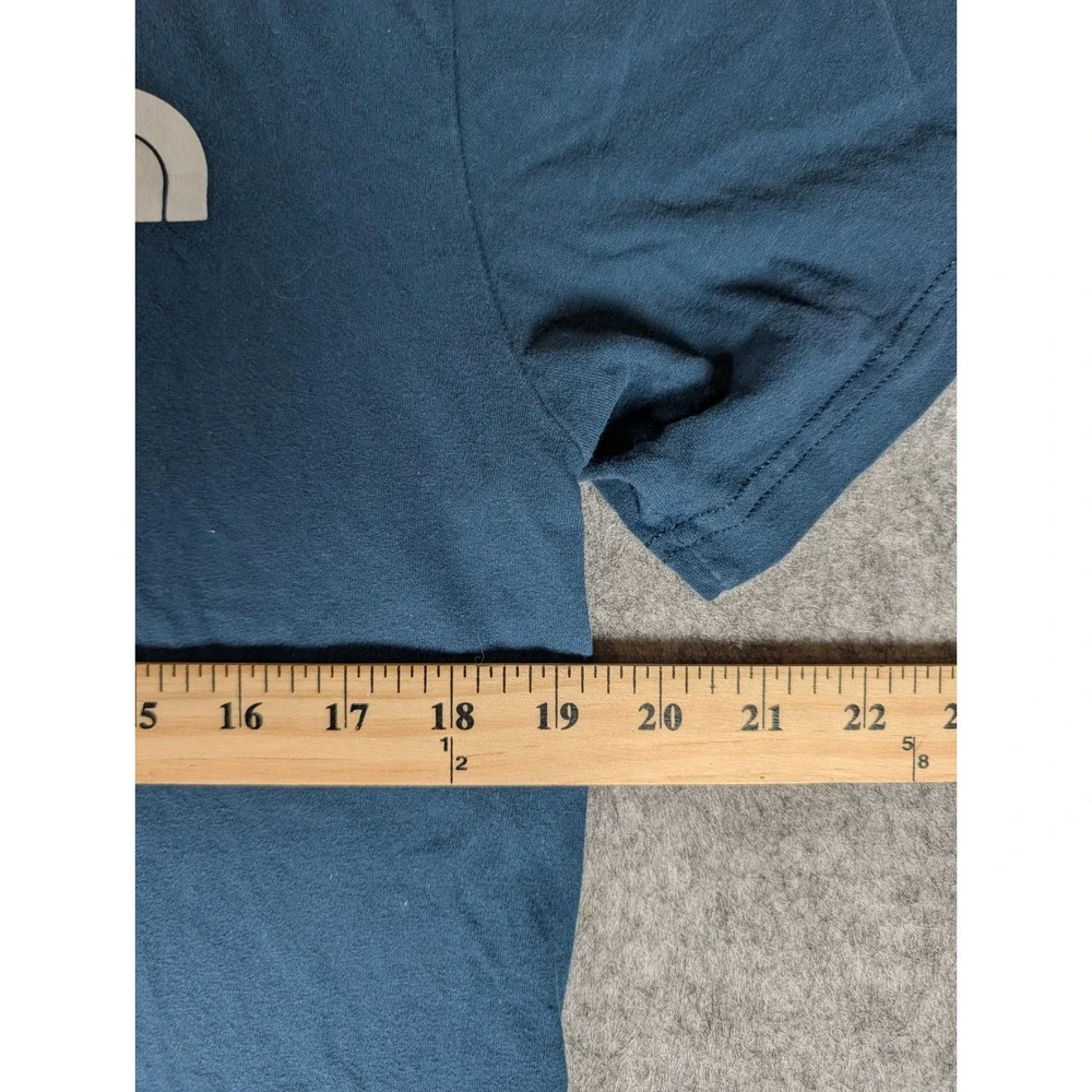 The North Face Mens Navy Blue Graphic T-Shirt Never Stop Exploring Logo Tee M
